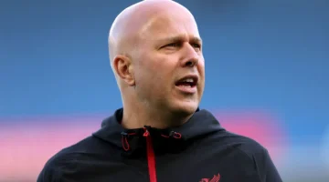 موقف ليفربول من إقالة آرني سلوت بعد الانتقادات الحادة التي طالت المدرب